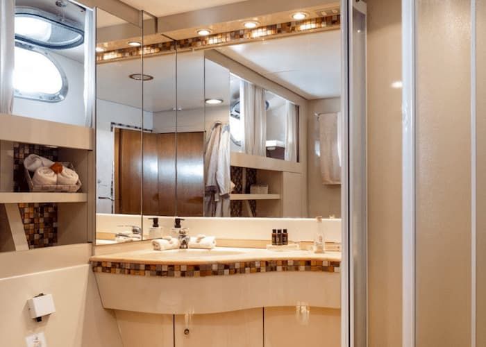 superyacht bathroom, Athens superyacht, lsuperyacht rental Athens