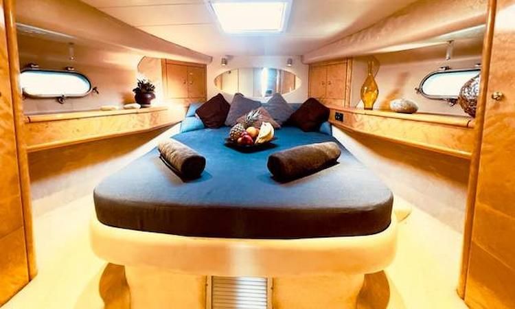 Athens yacht accommodation, yacht double cabin, Athens yacht rental