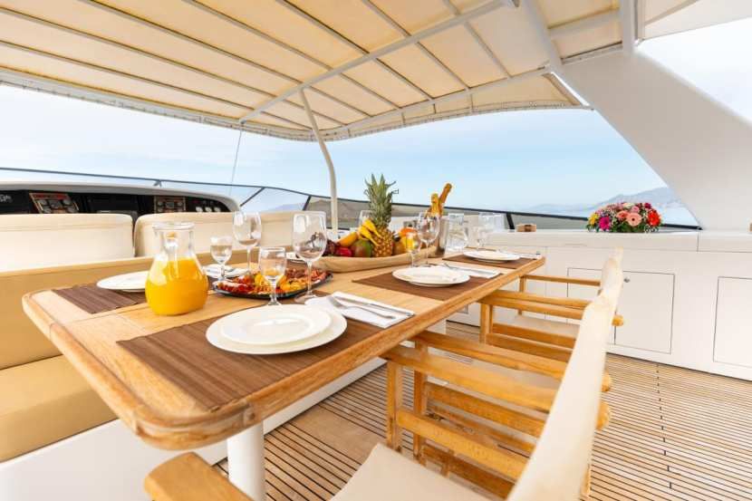 Motor Yacht Athens, yacht rental Athens, Greek Islands