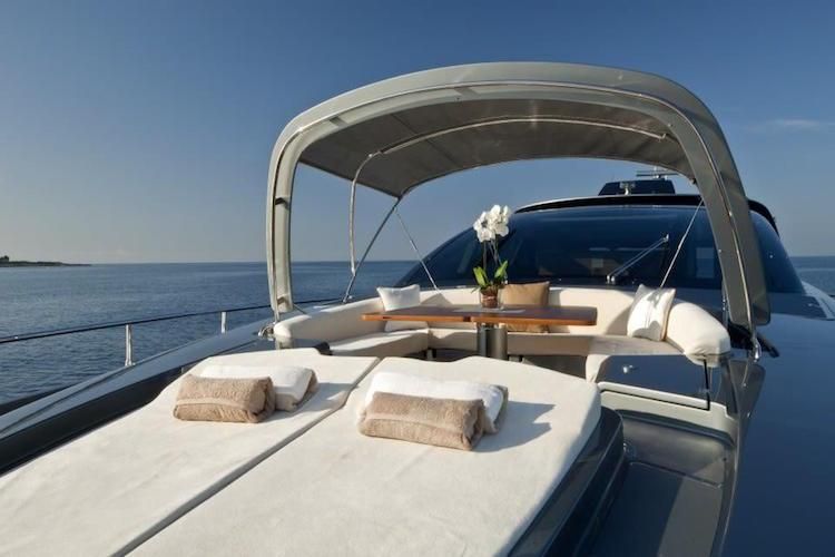 luxury yacht sunbeds, weekly yacht rental Athens, Athens yachting