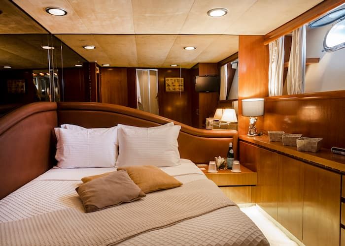 superyacht double cabin, superyacht accommodation